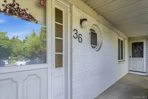 36 Roosevelt Place Rockville Centre NY 11570