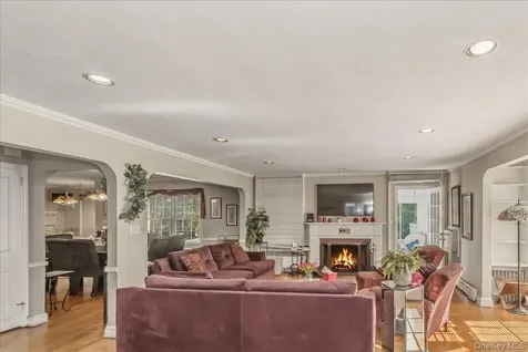 36 Roosevelt Place Rockville Centre NY 11570