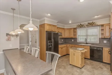 36 Roosevelt Place Rockville Centre NY 11570