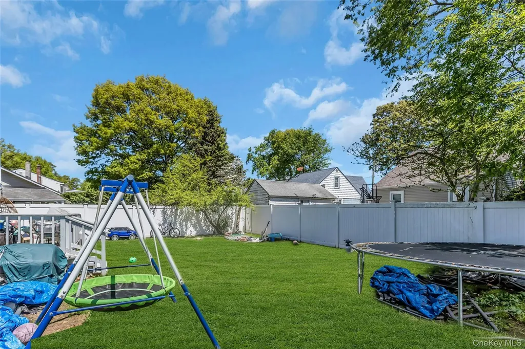 1395 Exeter Street North Baldwin NY 11510