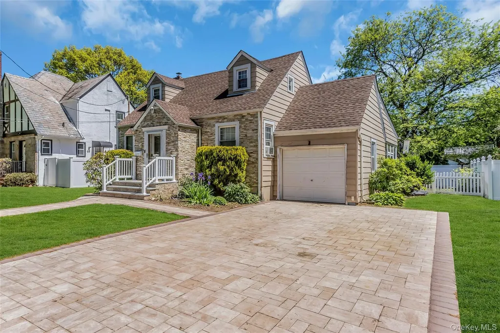 1395 Exeter Street North Baldwin NY 11510