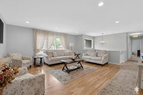 7 Frost Lane Hartsdale NY 10530