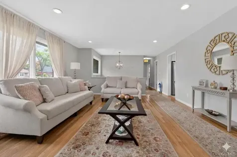 7 Frost Lane Hartsdale NY 10530