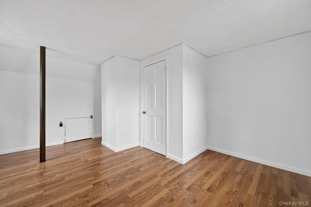 37 Silver Lane Levittown NY 11756
