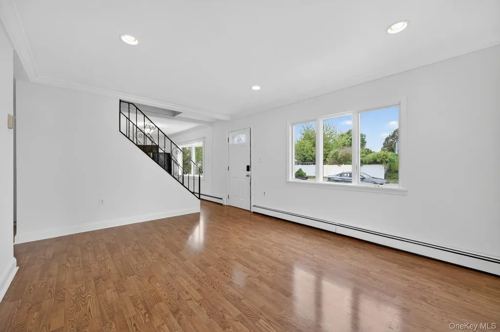 37 Silver Lane Levittown NY 11756