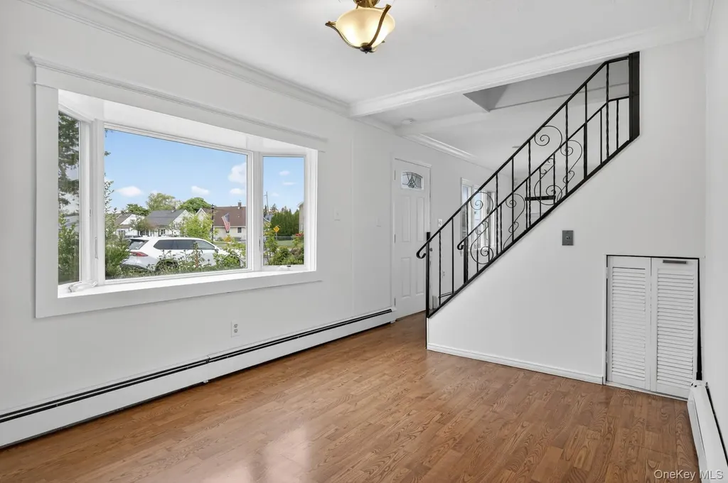 37 Silver Lane Levittown NY 11756