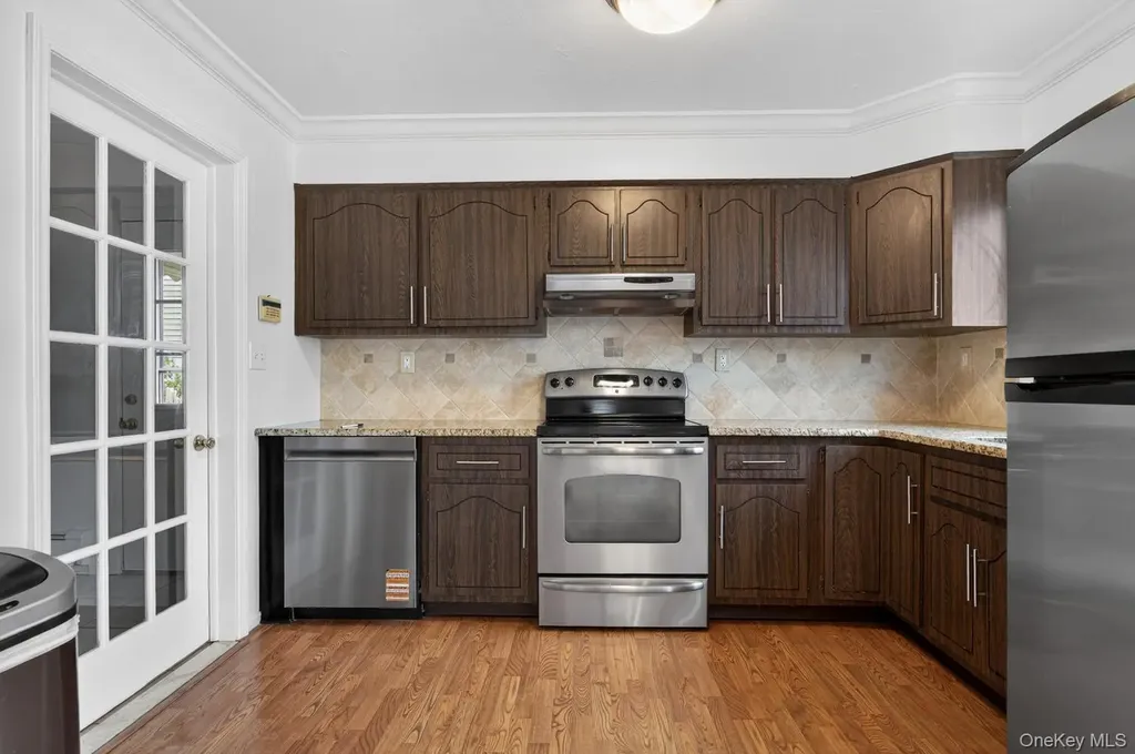 37 Silver Lane Levittown NY 11756
