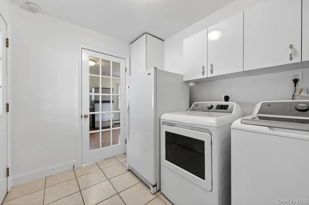 37 Silver Lane Levittown NY 11756