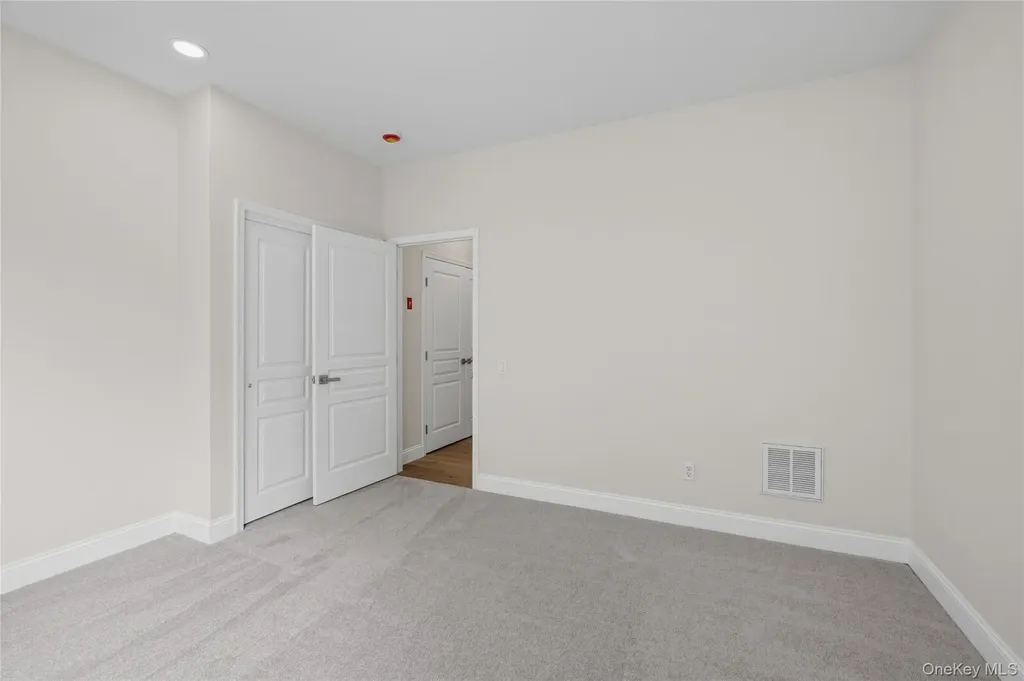 68 Louden Loop Mount Sinai NY 11766