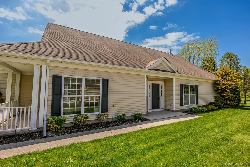 68 Louden Loop Mount Sinai NY 11766