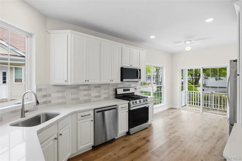 68 Louden Loop Mount Sinai NY 11766