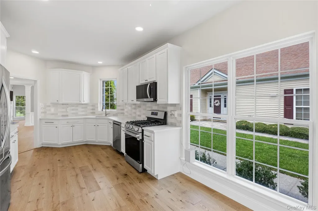 68 Louden Loop Mount Sinai NY 11766