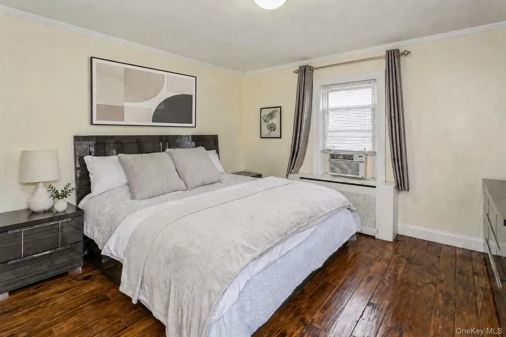 44 Jayson Avenue Great Neck NY 11021