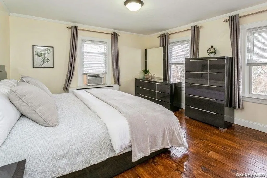 44 Jayson Avenue Great Neck NY 11021