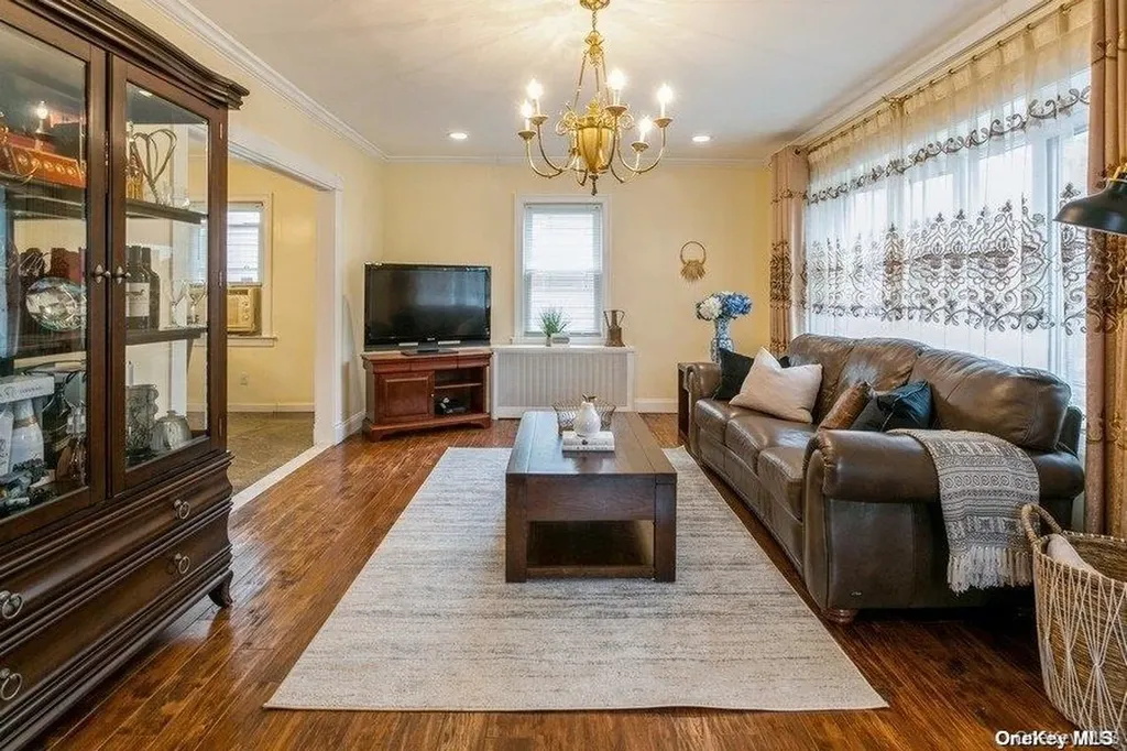 44 Jayson Avenue Great Neck NY 11021