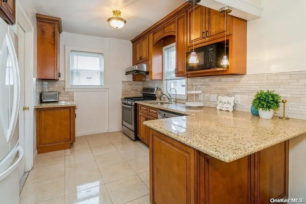 44 Jayson Avenue Great Neck NY 11021