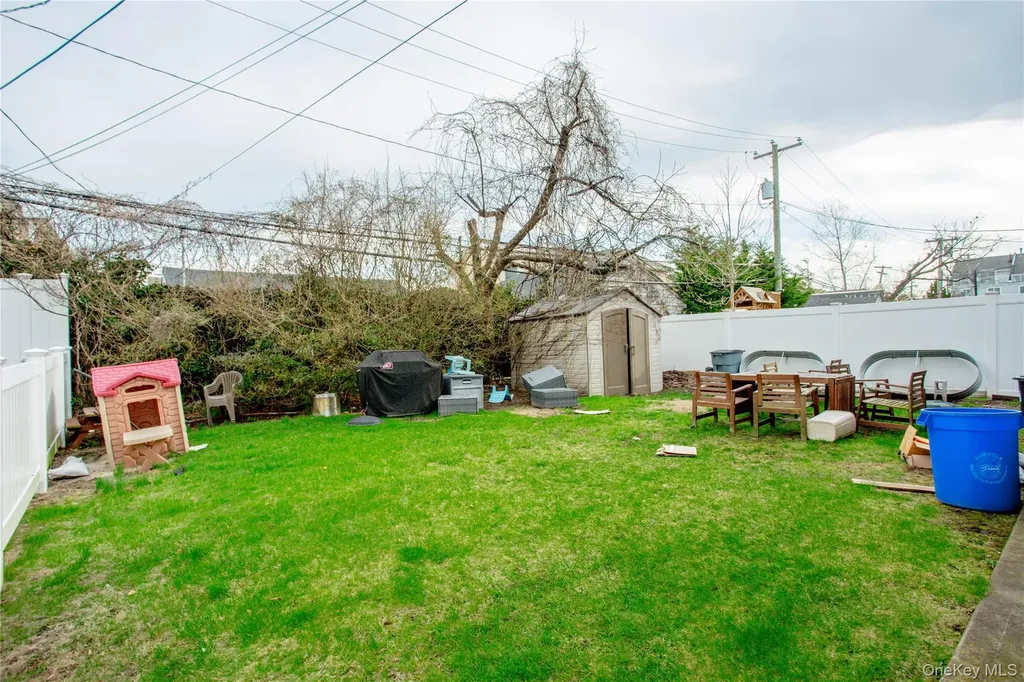 237 E Broadway Long Beach NY 11561