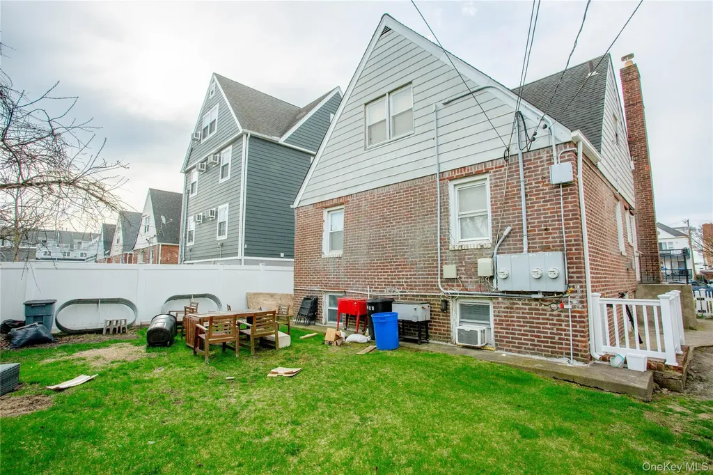237 E Broadway Long Beach NY 11561