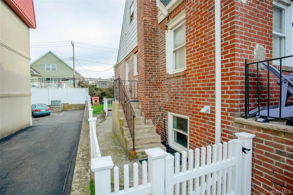 237 E Broadway Long Beach NY 11561
