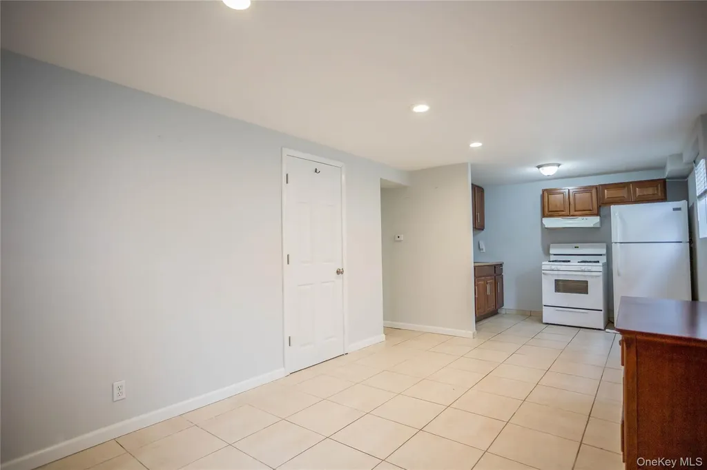 237 E Broadway Long Beach NY 11561