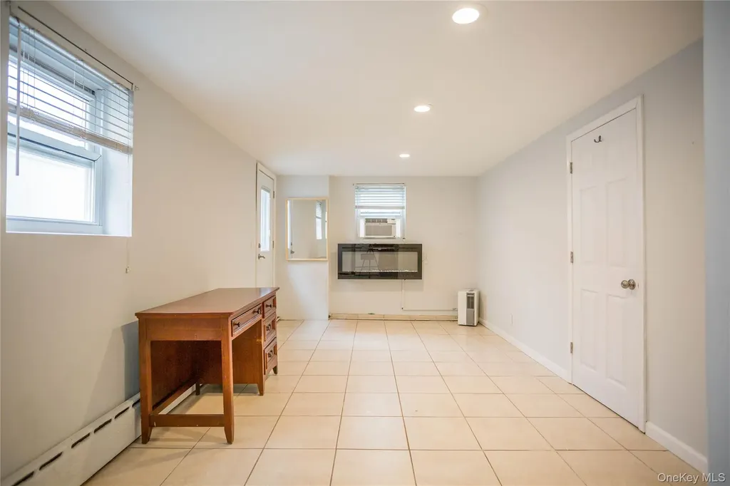 237 E Broadway Long Beach NY 11561