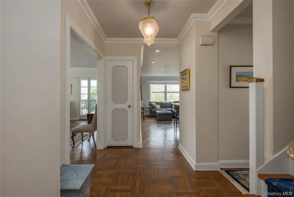 1 Stoneleigh Bronxville NY 10708