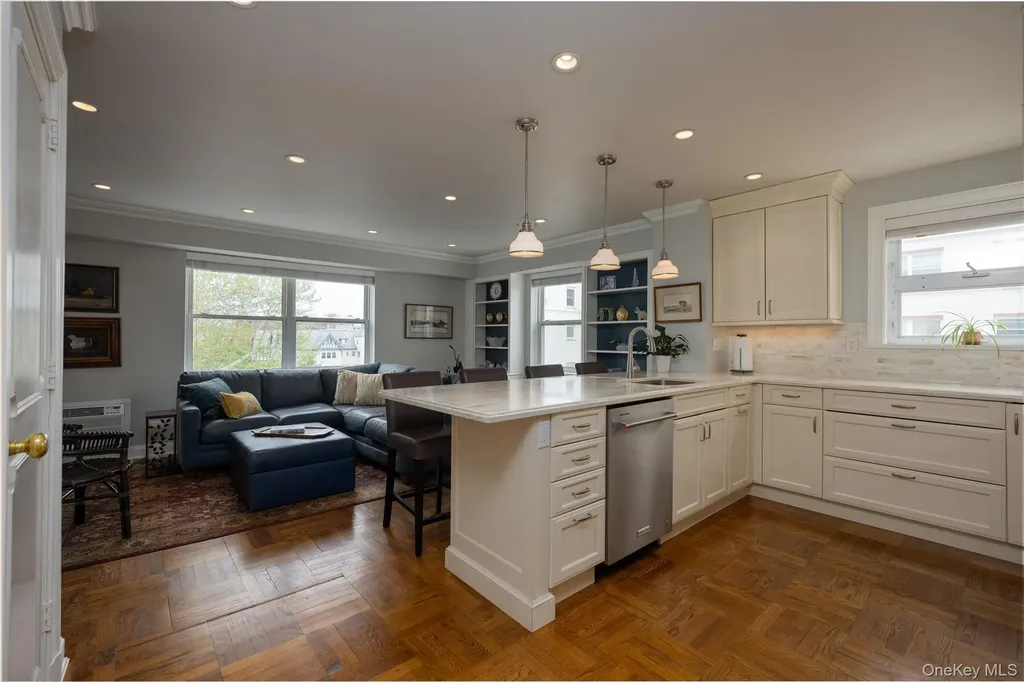 1 Stoneleigh Bronxville NY 10708