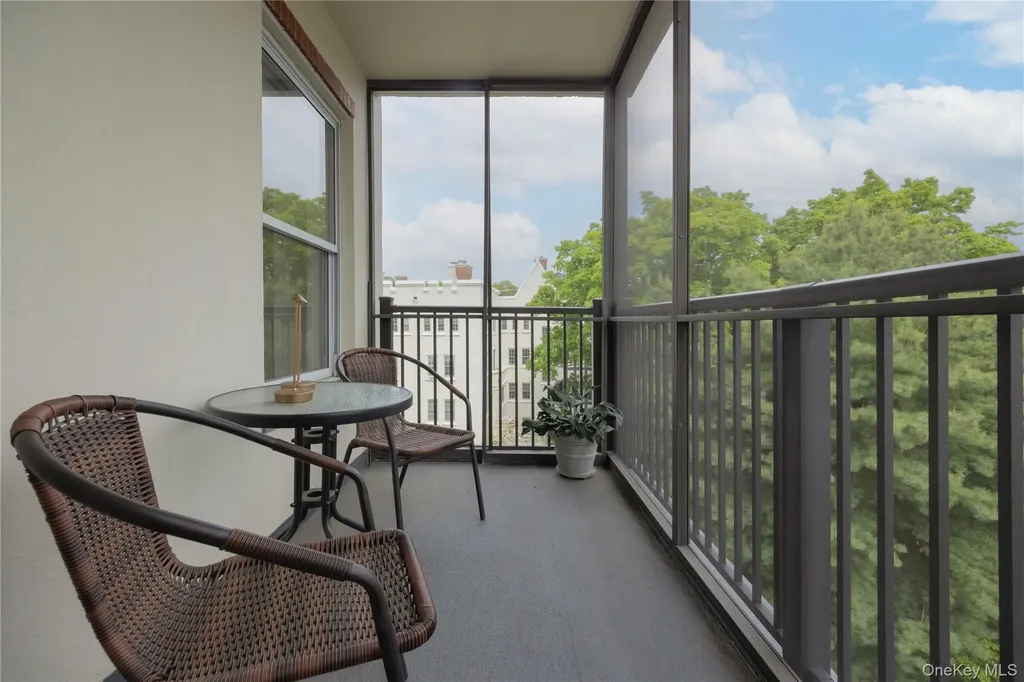 1 Stoneleigh Bronxville NY 10708