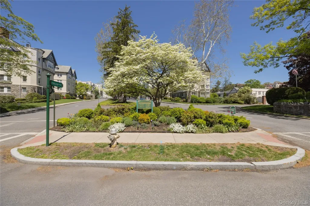 1 Stoneleigh Bronxville NY 10708