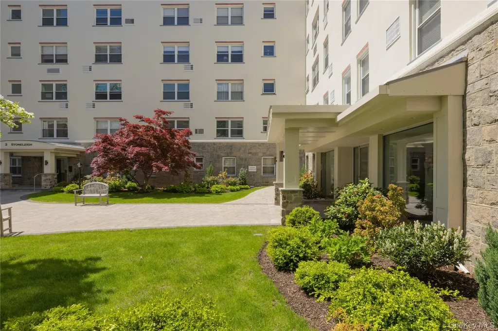 1 Stoneleigh Bronxville NY 10708