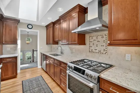 6 Sterling Forest Lane Suffern NY 10901