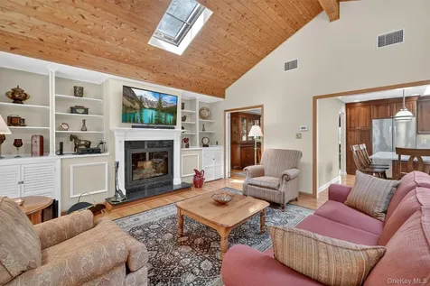 6 Sterling Forest Lane Suffern NY 10901