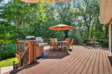 6 Sterling Forest Lane Suffern NY 10901