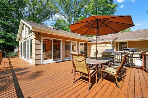 6 Sterling Forest Lane Suffern NY 10901