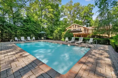 6 Sterling Forest Lane Suffern NY 10901