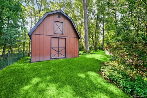 6 Sterling Forest Lane Suffern NY 10901