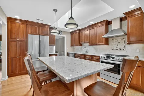 6 Sterling Forest Lane Suffern NY 10901