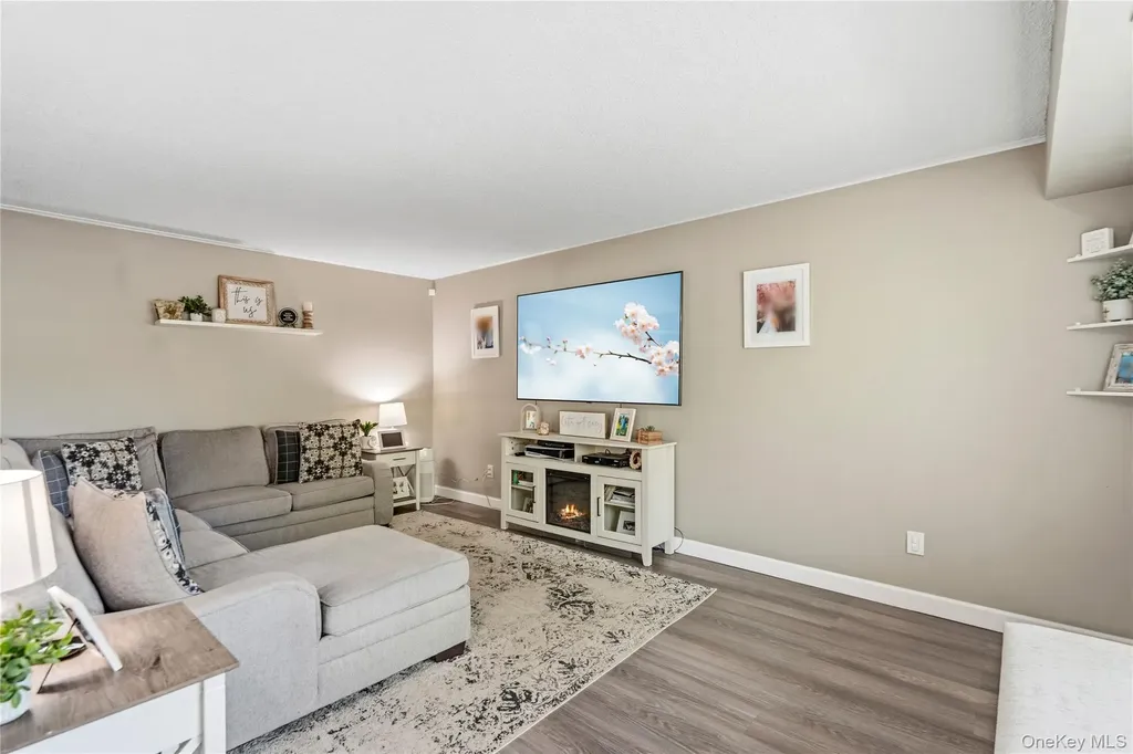 221 Springmeadow Drive Holbrook NY 11741