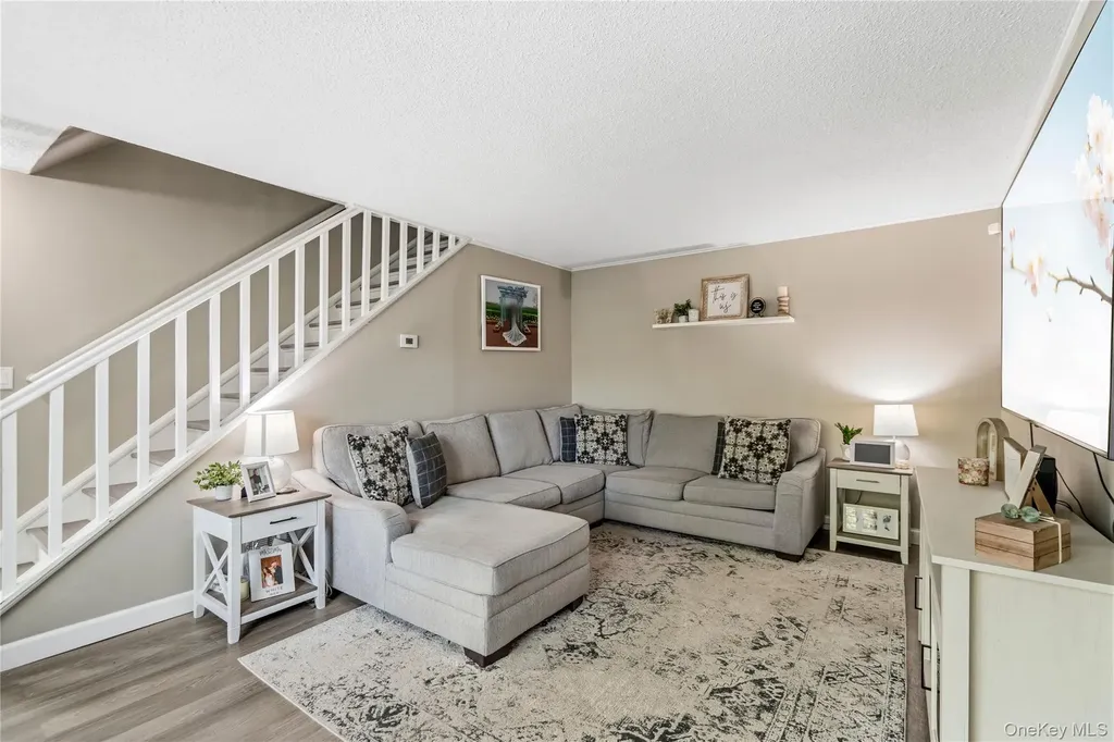 221 Springmeadow Drive Holbrook NY 11741