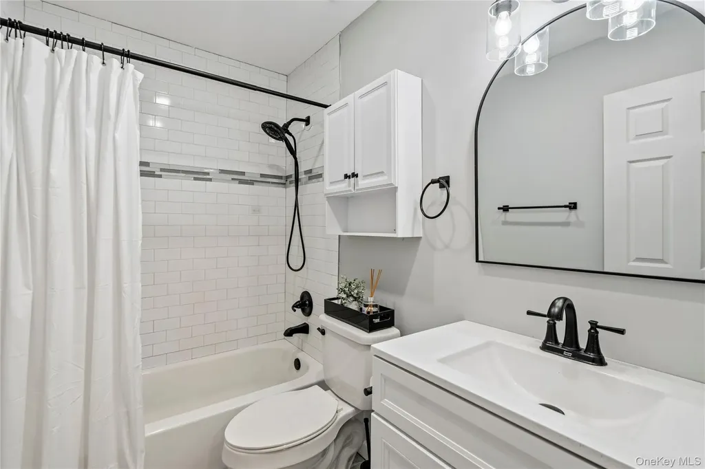 221 Springmeadow Drive Holbrook NY 11741