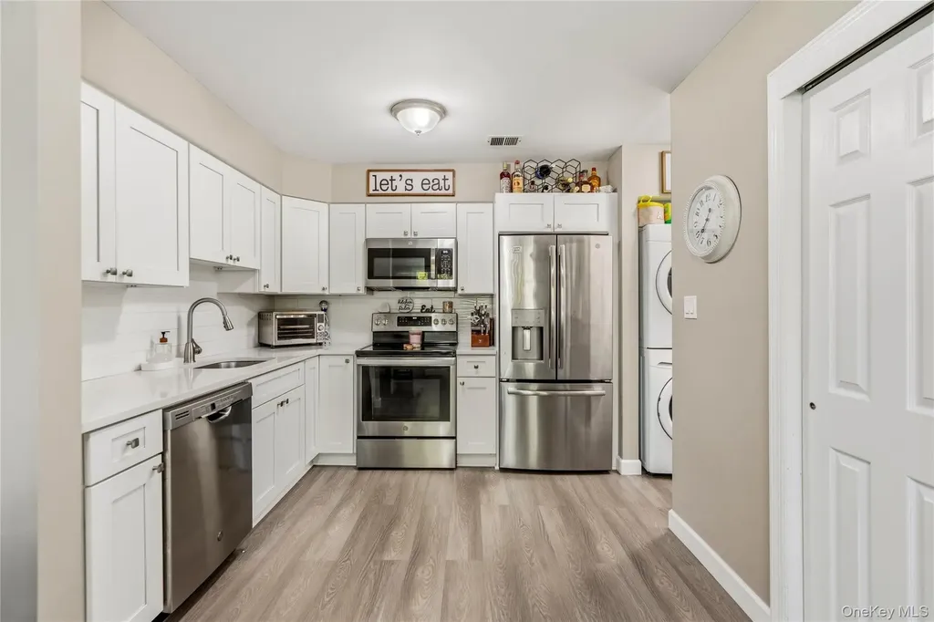 221 Springmeadow Drive Holbrook NY 11741
