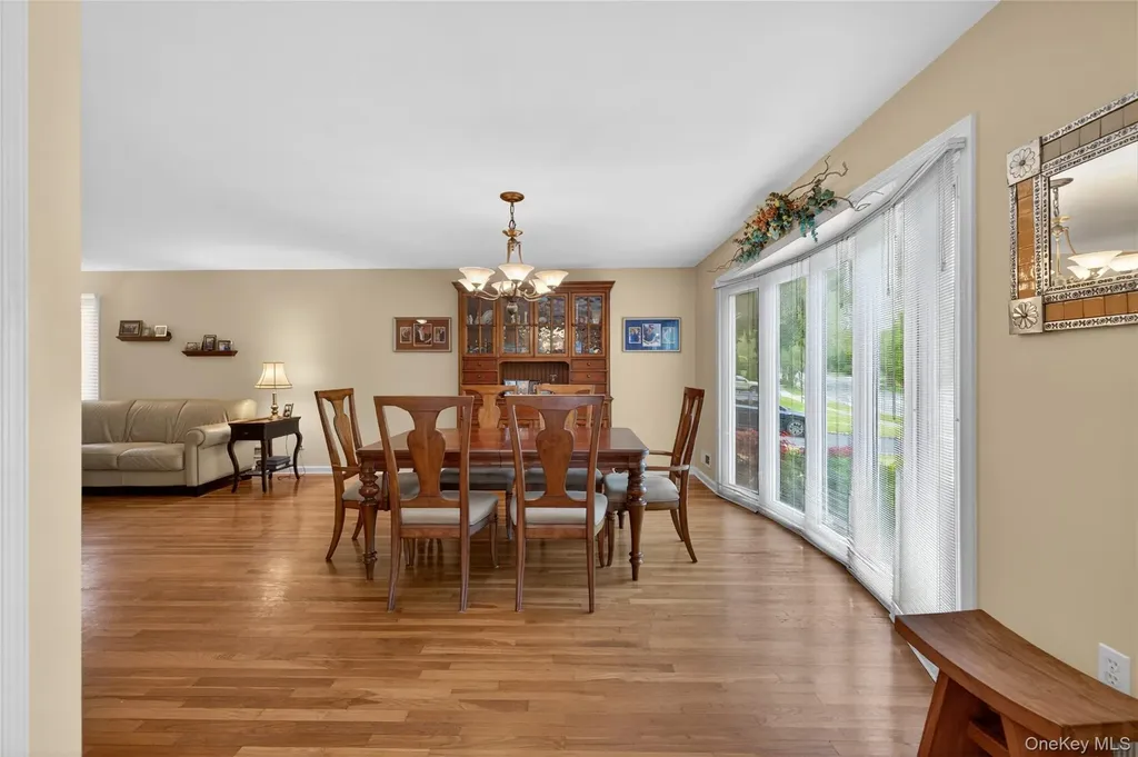 35 Genesee Drive Commack NY 11725