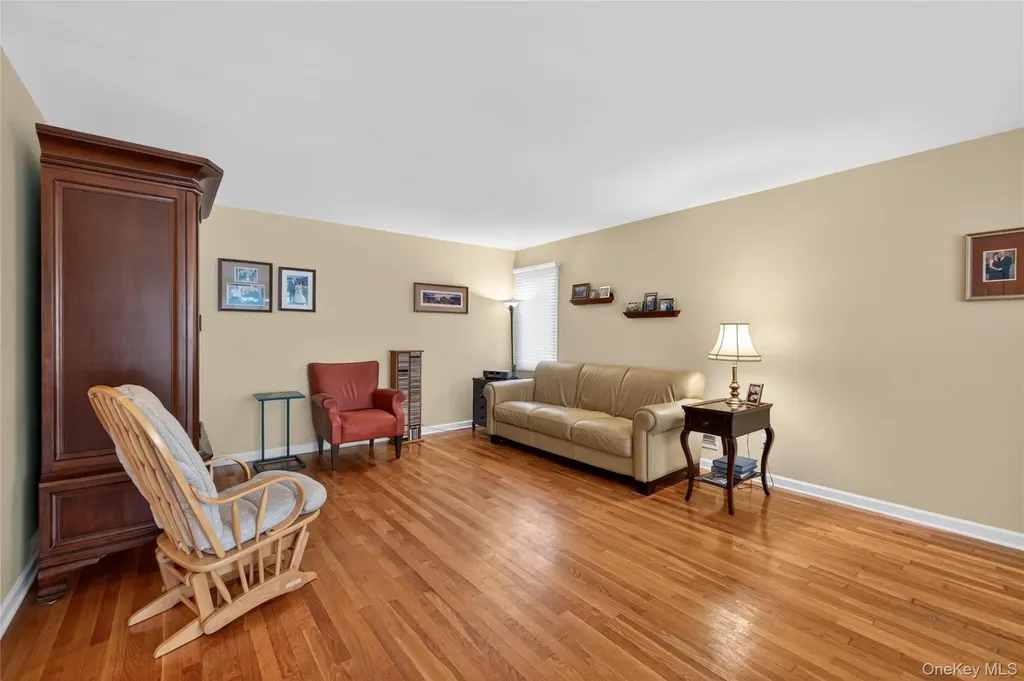 35 Genesee Drive Commack NY 11725
