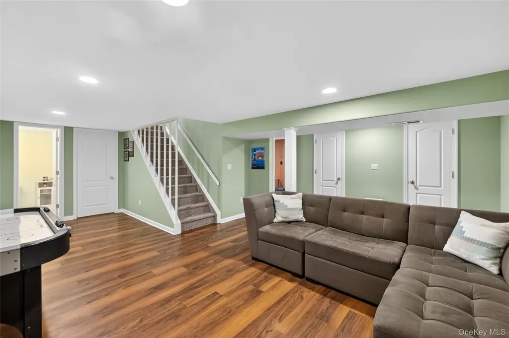 35 Genesee Drive Commack NY 11725