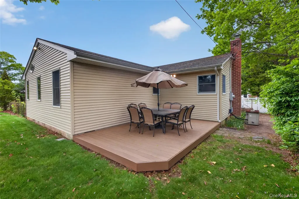 35 Genesee Drive Commack NY 11725
