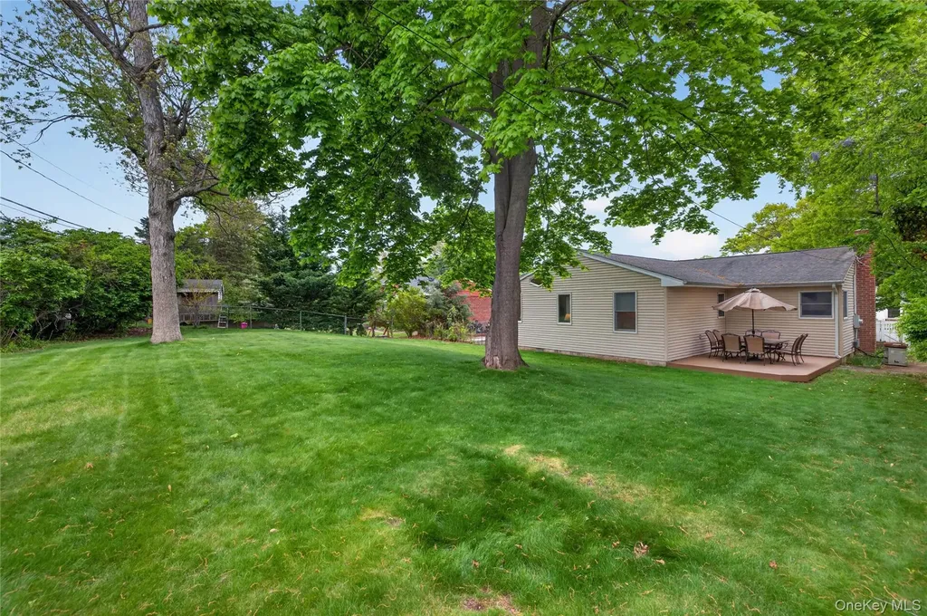 35 Genesee Drive Commack NY 11725