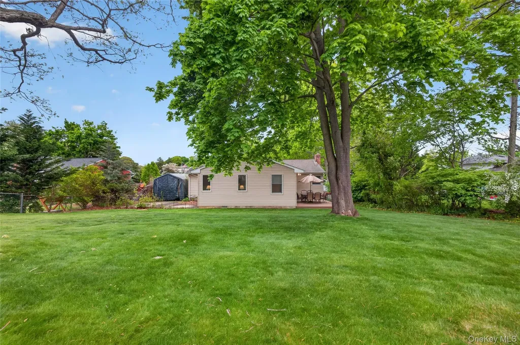 35 Genesee Drive Commack NY 11725