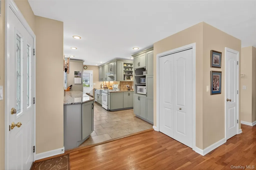35 Genesee Drive Commack NY 11725