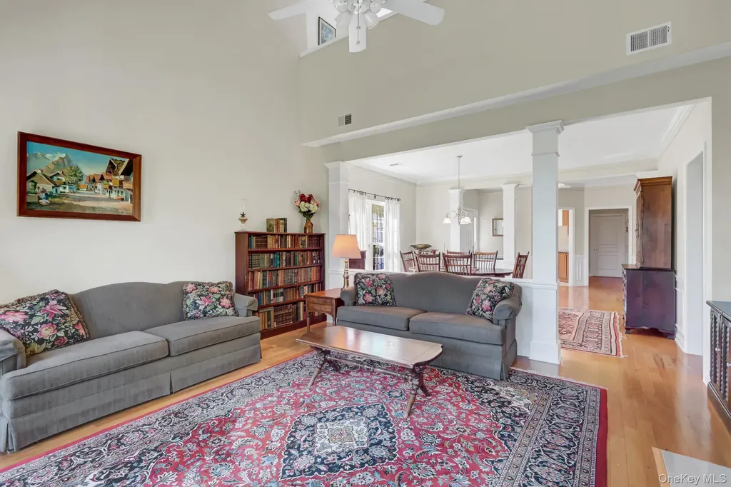 10 Louden Loop Mount Sinai NY 11766