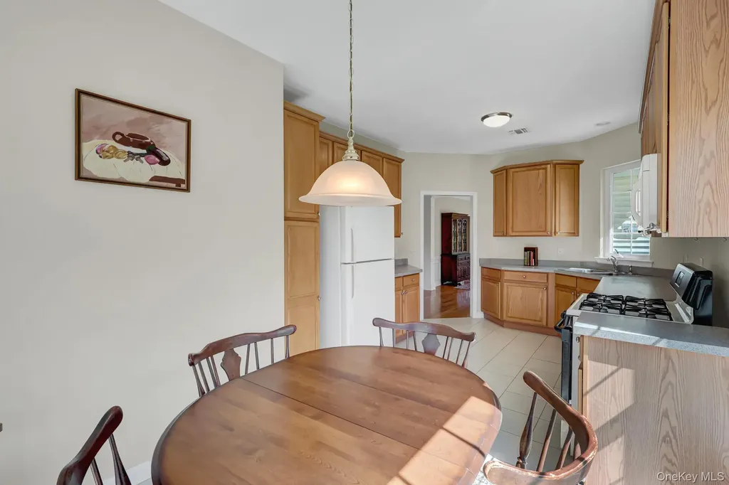 10 Louden Loop Mount Sinai NY 11766